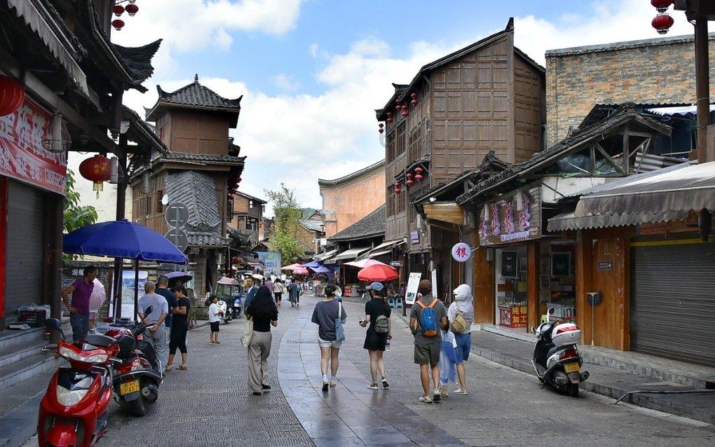 探索蜗牛世界,尽在为什么我涂完大宝之后脸显得很黑,脸上也会起皱纹?蜗牛问答平台